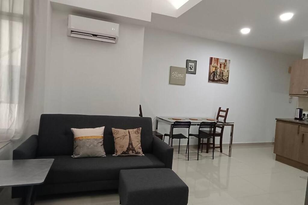 Klcc Newly Renovated Apartment Куала-Лумпур Екстер'єр фото